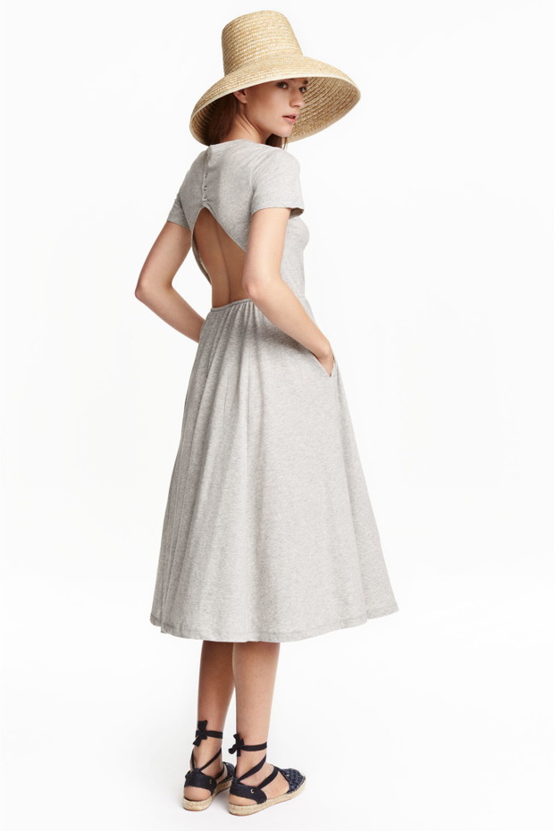Modne sukienki z sieciówek lato 2016, H&M, 129,90 zł, fot. mat. prasowe