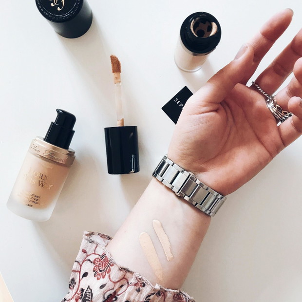 Too Faced - Born This Way korektor i podkład
