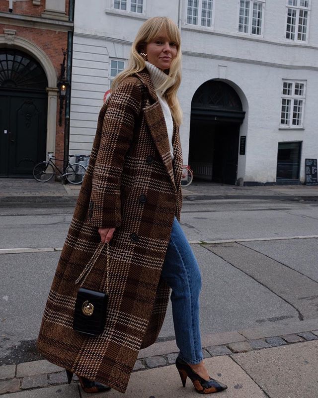 Jeanette Friis Madsen w płaszczu Mango