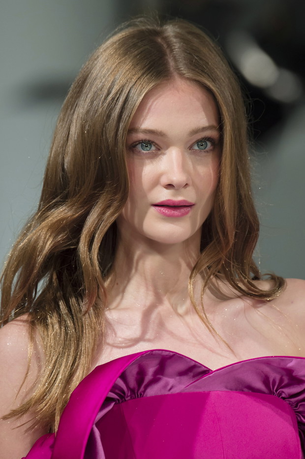 Długie włosy Alexis Mabille