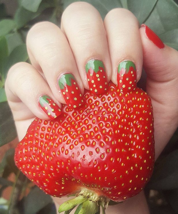 Fruit Manicure - owocowe paznokcie na lato, fot. @pellkartoffel94