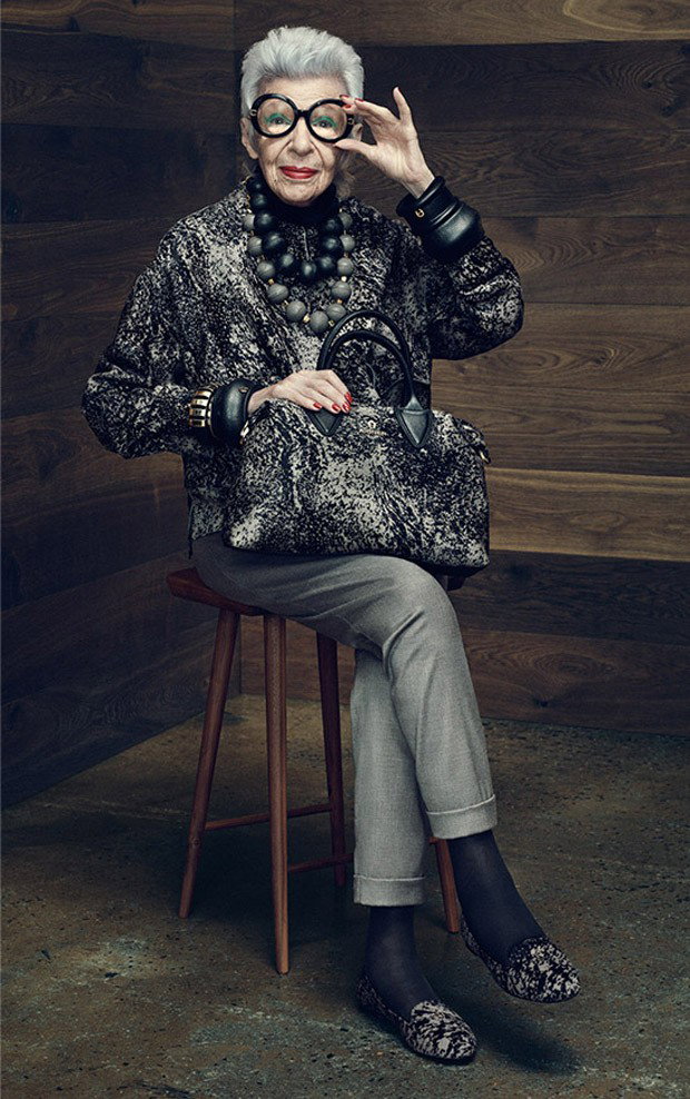 Iris Apfel i Toni Garrn w kampanii Aigner jesień-zima 2016/2017, fot. Terry Tsiolis