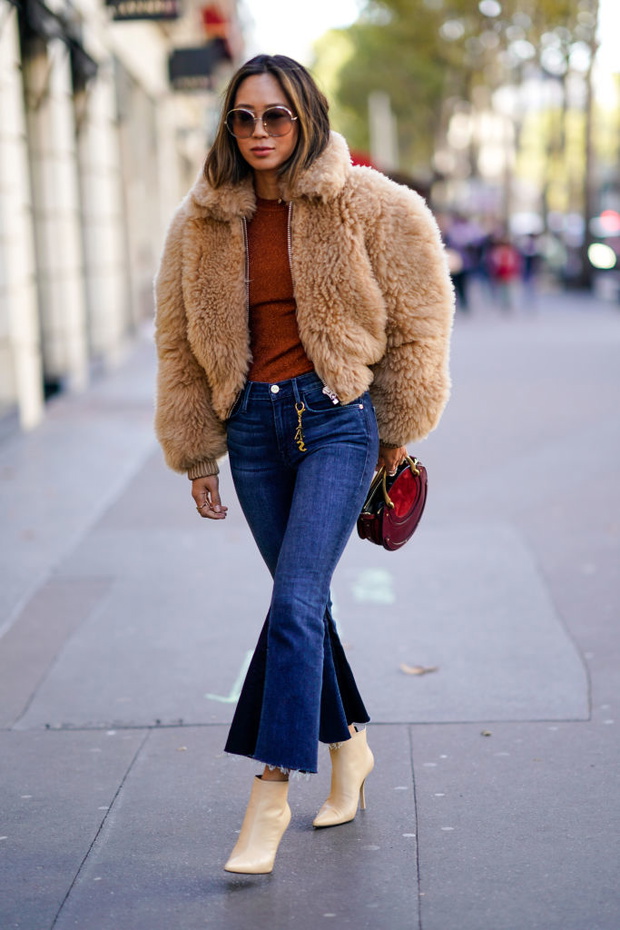 Street Style : Paris Fashion Week Womenswear Spring/Summer 2018 : Day Five