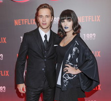 Gwiazdy na premierze serialu "1983" - Maciej Musiał i Michalina Olszańska