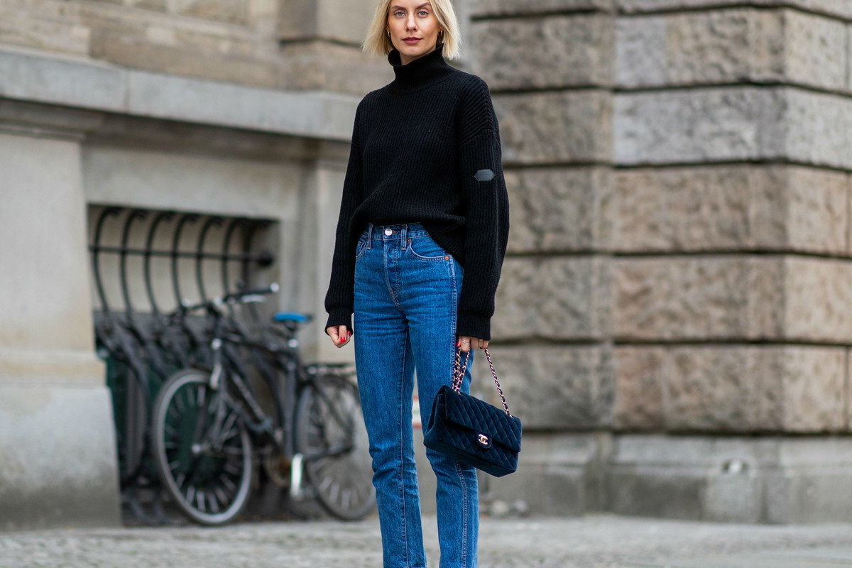Lisa Hahnbueck w klasycznych jeansach