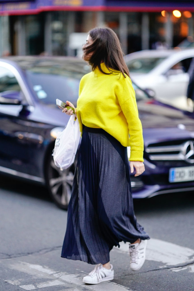 Street Style : Paris Fashion Week Womenswear Spring/Summer 2019 : Day Three