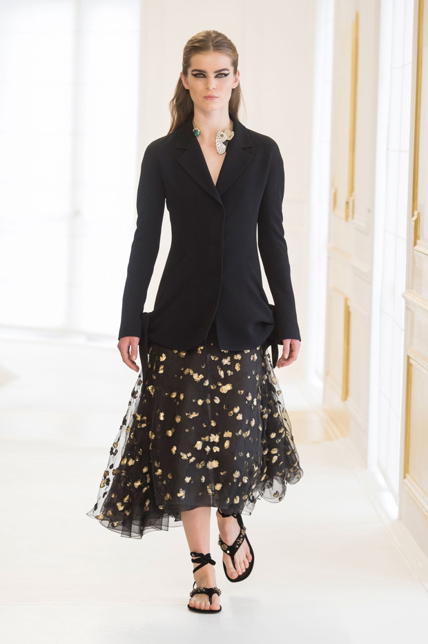 christian-dior-haute-couture-jesien-zima-2016-2017-fot-imaxtree23-03b216d