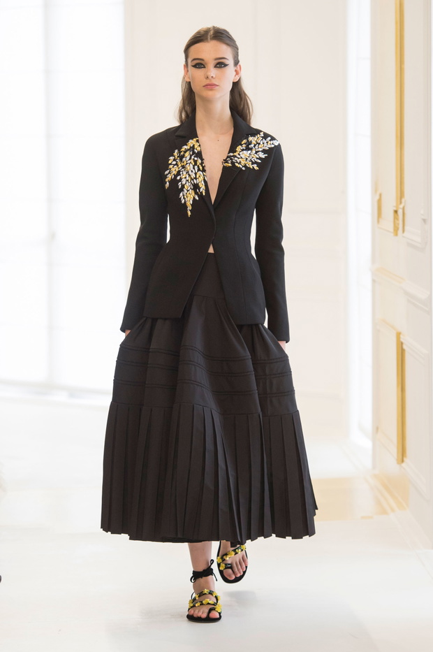 christian-dior-haute-couture-jesien-zima-2016-2017-fot-imaxtree4-5cb9b8e