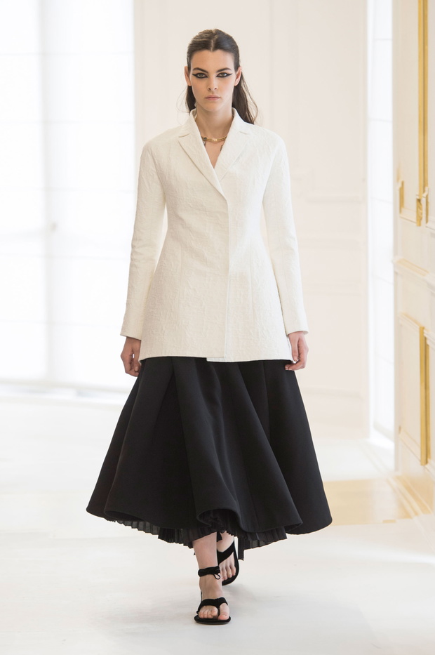 christian-dior-haute-couture-jesien-zima-2016-2017-fot-imaxtree6-f4a891d