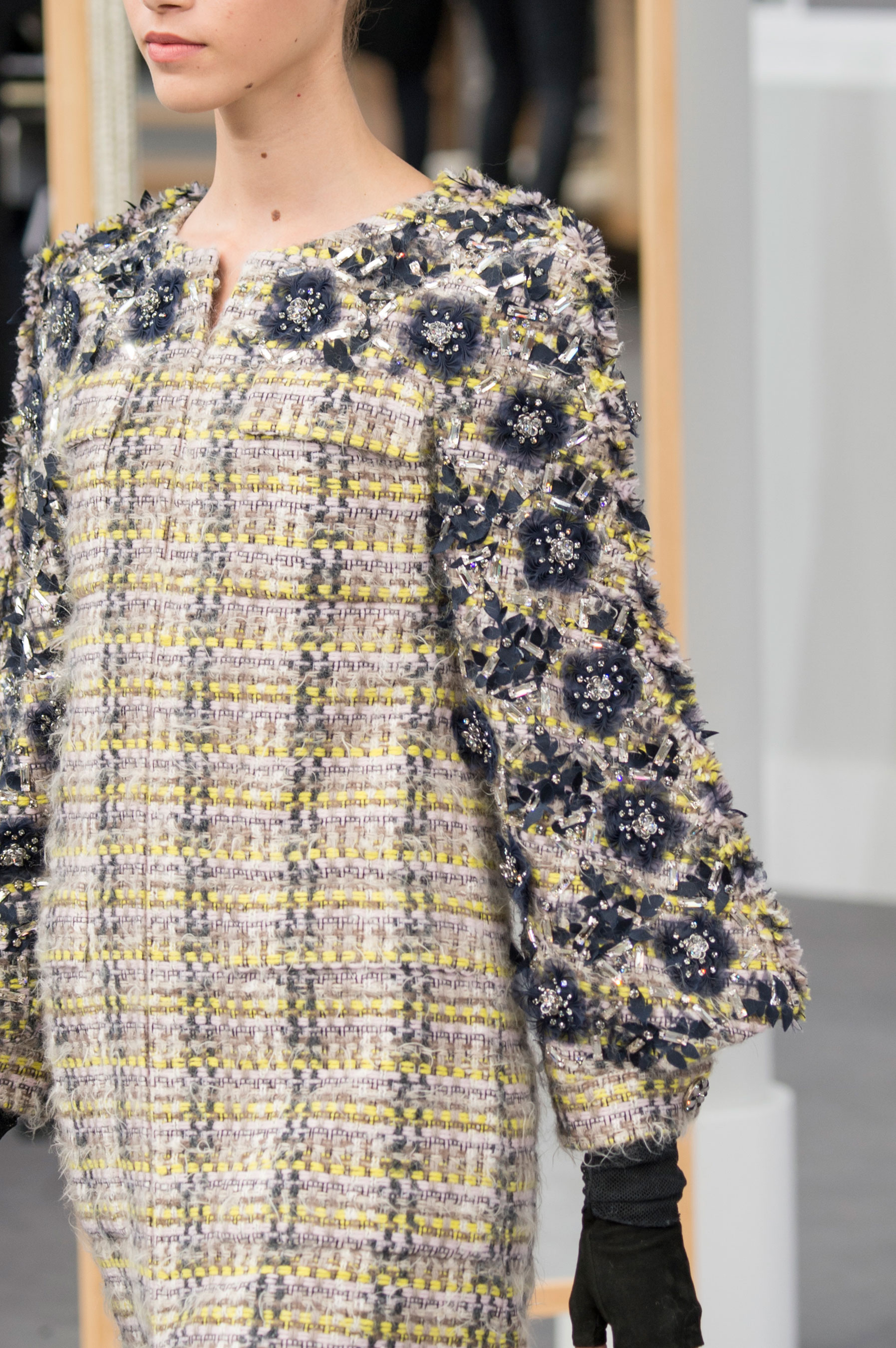Chanel haute couture jesień-zima 2016/2017 - detale, fot. Imaxtree