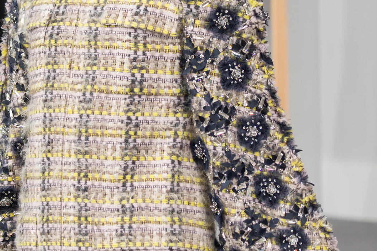 Chanel haute couture jesień-zima 2016/2017 - detale, fot. Imaxtree