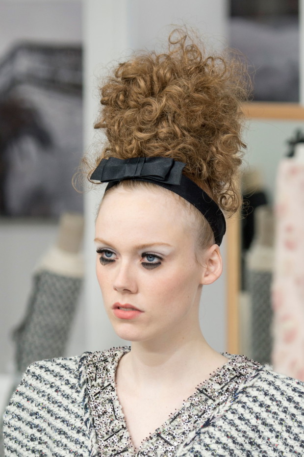 Chanel haute couture jesień-zima 2016/2017 - detale, fot. Imaxtree