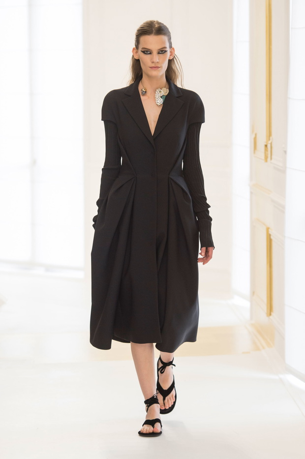 christian-dior-haute-couture-jesien-zima-2016-2017-fot-imaxtree21-48cd653