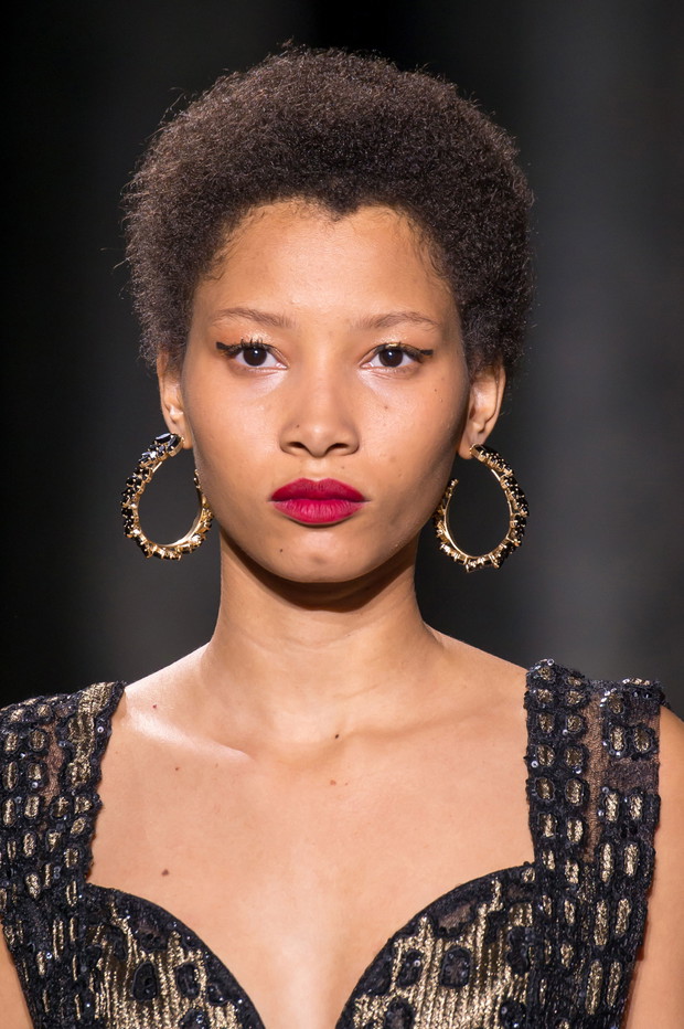 Elie Saab haute couture jesień-zima 2016/2017 - detale, fot. Imaxtree