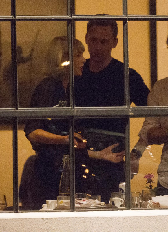 Taylor Swift i Tom Hiddleston w restauracji w Nashville, 23.06.2016, fot. East News