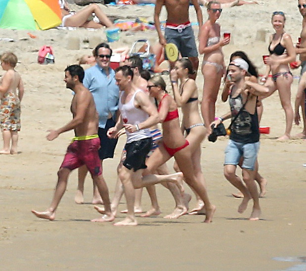 Taylor Swift i Tom Hiddleston z przyjaciółmi świętują 4 lipca na Rhode Island, 03.07.2016, fot. East News