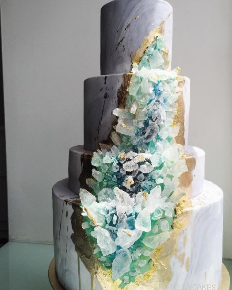 #geodeweddingcake Torty ślubne przypominające kamienie szlachetne, fot. instagram tigrelilycakes