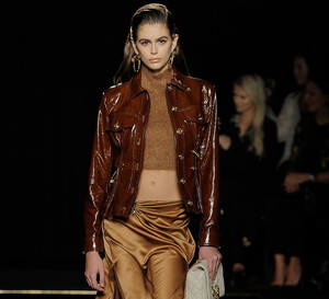 Pokaz Versace Pre-Fall 2019