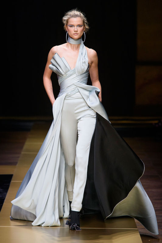 Suknie ślubne z pokazów haute couture jesień-zima 2016/2017, Atelier Versace