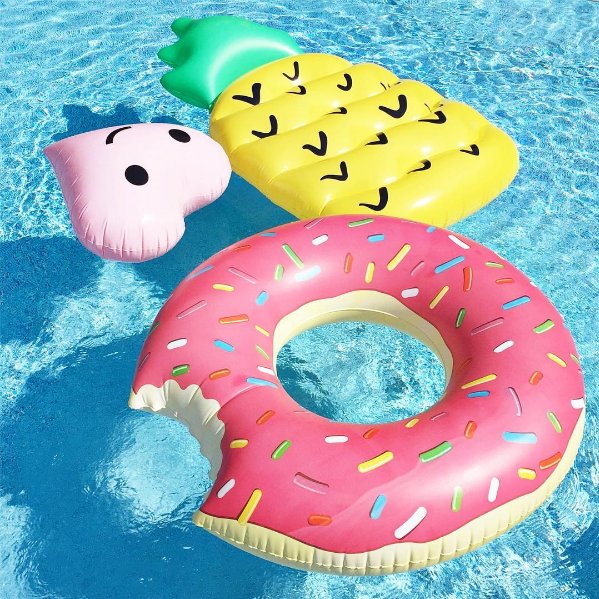 Dmuchane zabawki na plażę lub basen - hit tego lata!