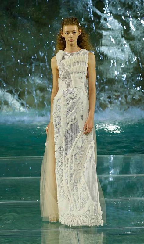 Suknie ślubne z pokazów haute couture jesień-zima 2016/2017, Fendi