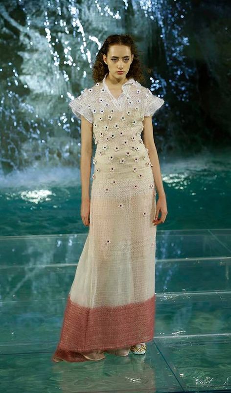 Suknie ślubne z pokazów haute couture jesień-zima 2016/2017, Fendi
