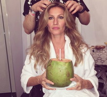 Fit porady Gisele Bündchen - woda kokosowa