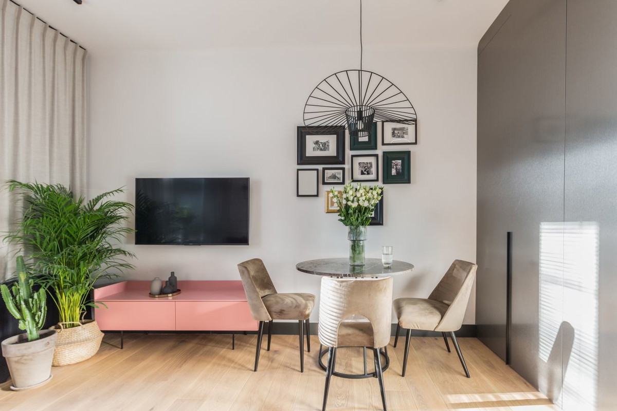 Kawalerka na warszawskiej Woli, projekt: Decoroom