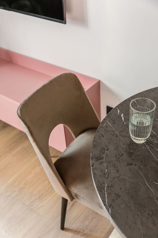 kawalerka-na-warszawskiej-woli-projekt-decoroom5-1e8b1bb