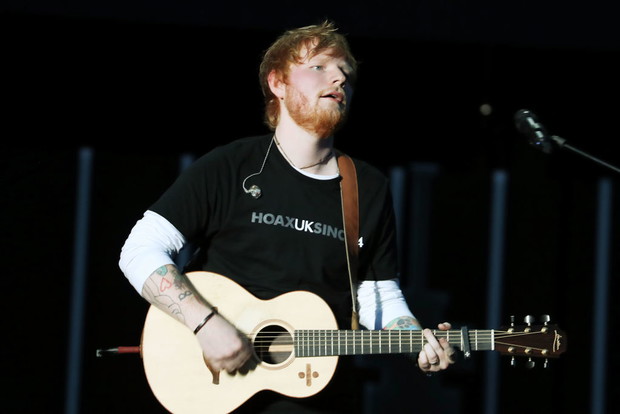 Ed Sheeran w T-shircie