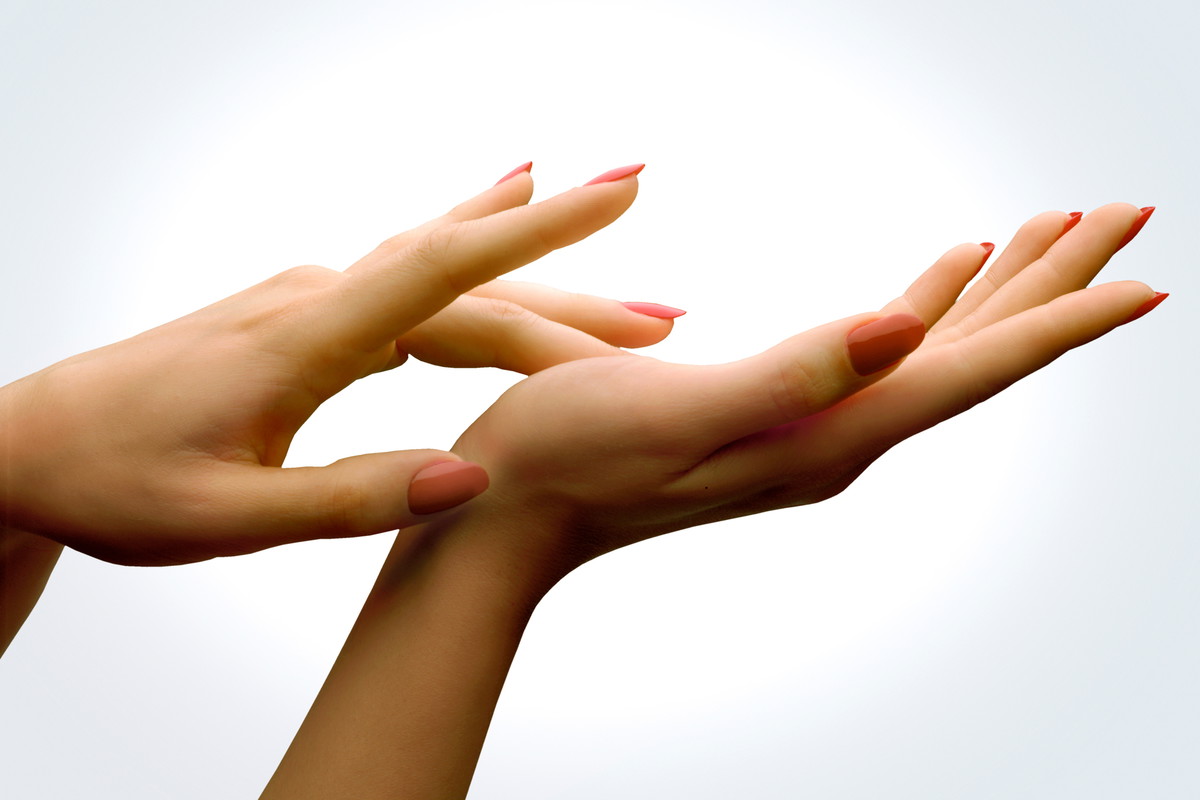 Jak zapuścić długie paznokcie?