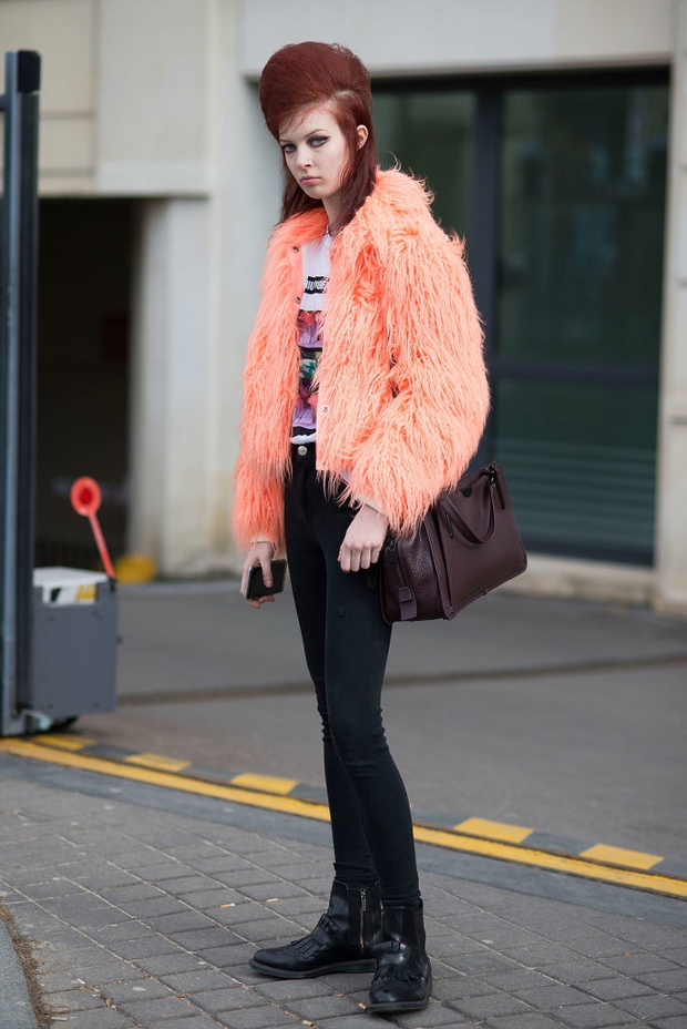 Street Style : Paris Fashion Week Womenswear Fall/Winter 2018/2019 : Day Nine