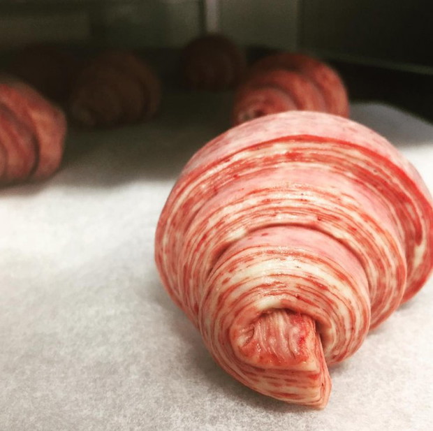 The Red Velvet Croissant - nowe modne śniadanie na Instagramie