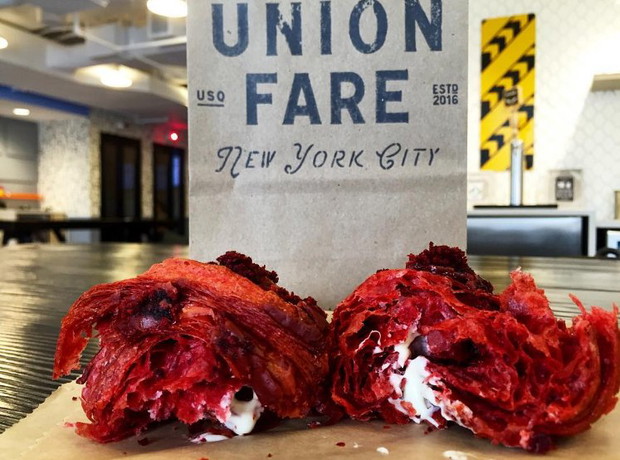 The Red Velvet Croissant - nowe modne śniadanie na Instagramie