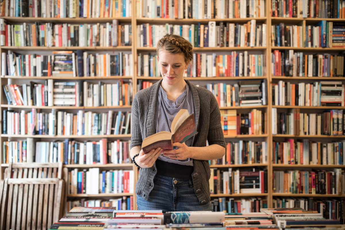 Biblioteka rozdaje książki w Warszawie