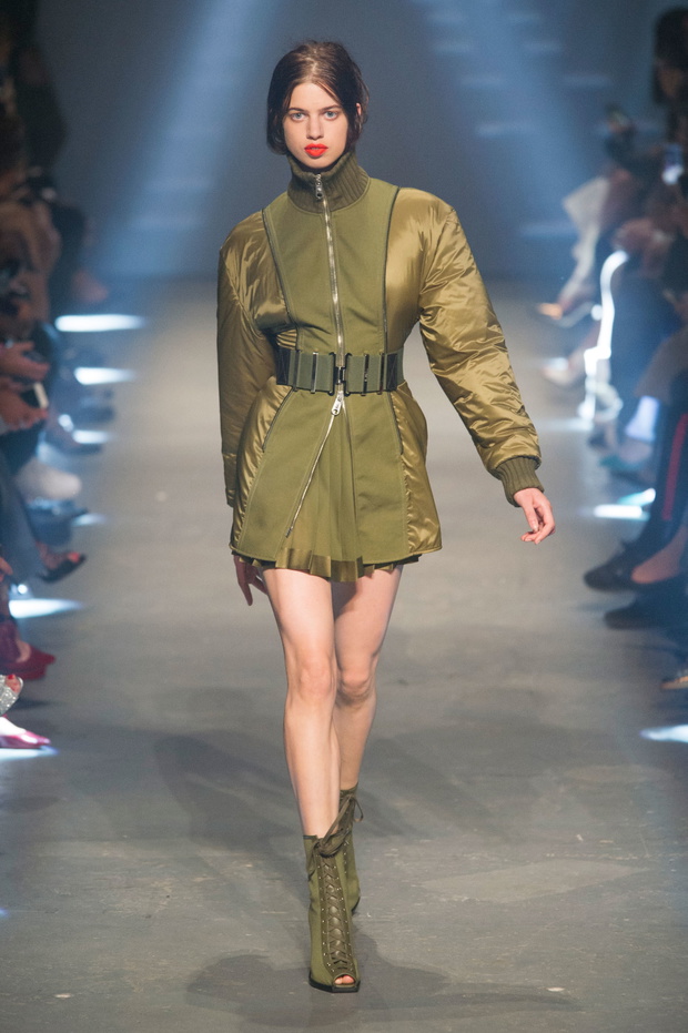 versus-versace-wiosna-lato-201713-a75aa08