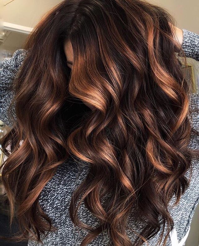Negative space, czyli nowa wersja Balayage podbija internet