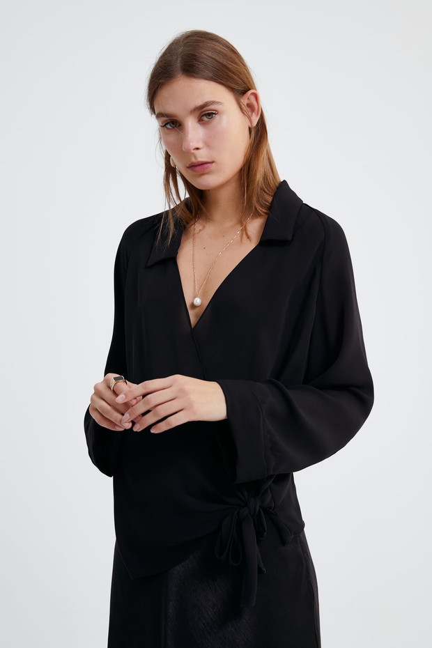 Kopertowa bluzka z wiązaniem, Zara 99,90 zł