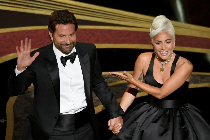 Oscary 2019: Lady Gaga i Bradley Cooper zaśpiewali "Shallow". Zobacz ich występ