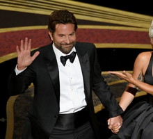 Oscary 2019: Lady Gaga i Bradley Cooper zaśpiewali "Shallow". Zobacz ich występ