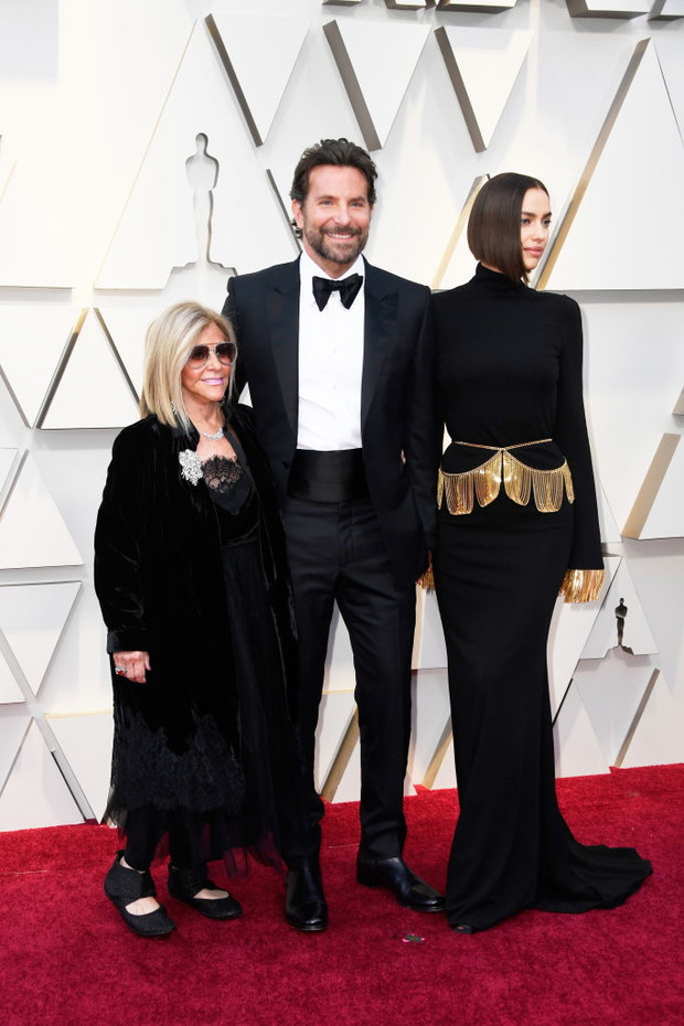 Oscary 2019: Gloria Campano, Bradley Cooper i Irina Shayk w sukni Burberry