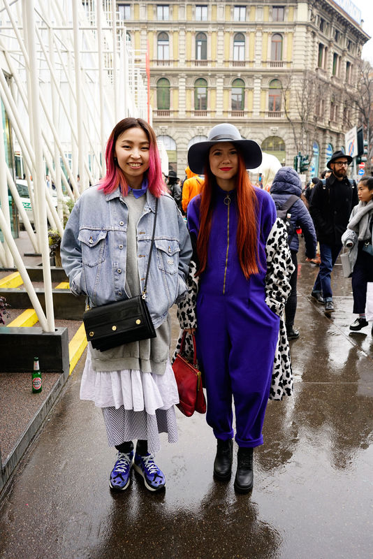 Modne nakrycia głowy street fashion