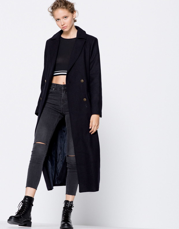 Black Friday: Pull & Bear, długi płaszcz wojskowy 238,90 zł z 299 zł