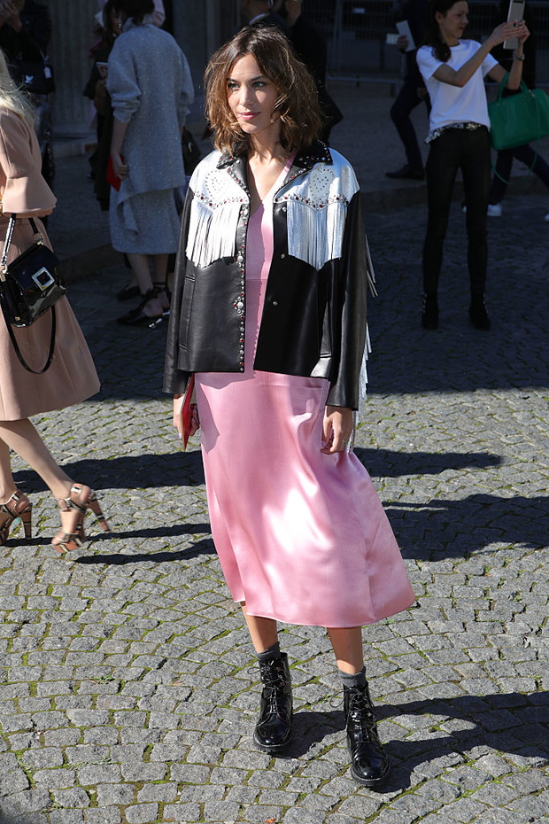 Miu Miu : Outside Arrivals - Paris Fashion Week Womenswear Spring/Summer 2017