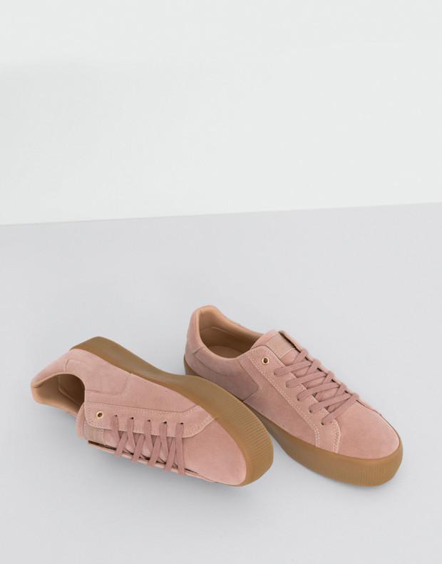 Black Friday: Pull & Bear, buty, 110,90 zł ze 139 zł