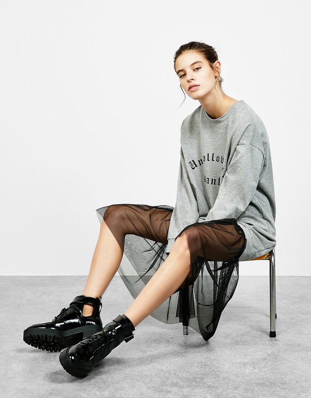 Black Friday: Bershka, sSukienka z dzianiny dresowej z tiulową spódnicą, 59,50 zł ze 119 zł