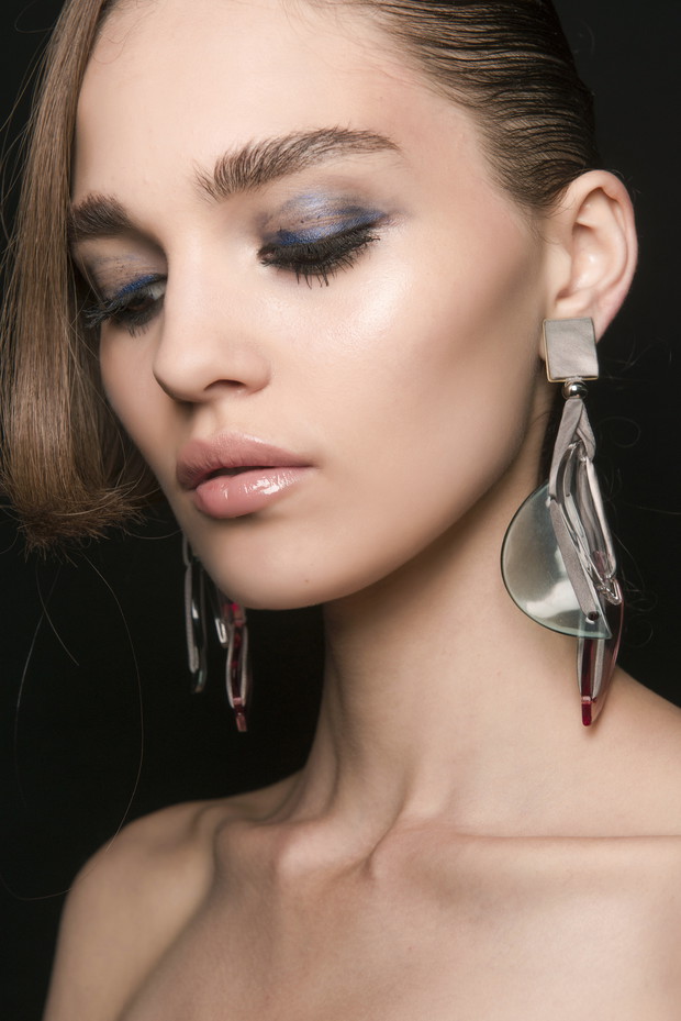 Mokry makijaż - trend 2017, pokaz Giorgio Armani