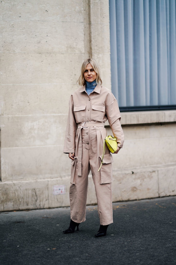 Street Style - Paris Fashion Week Womenswear Fall/Winter 2019/2020 : Day Five