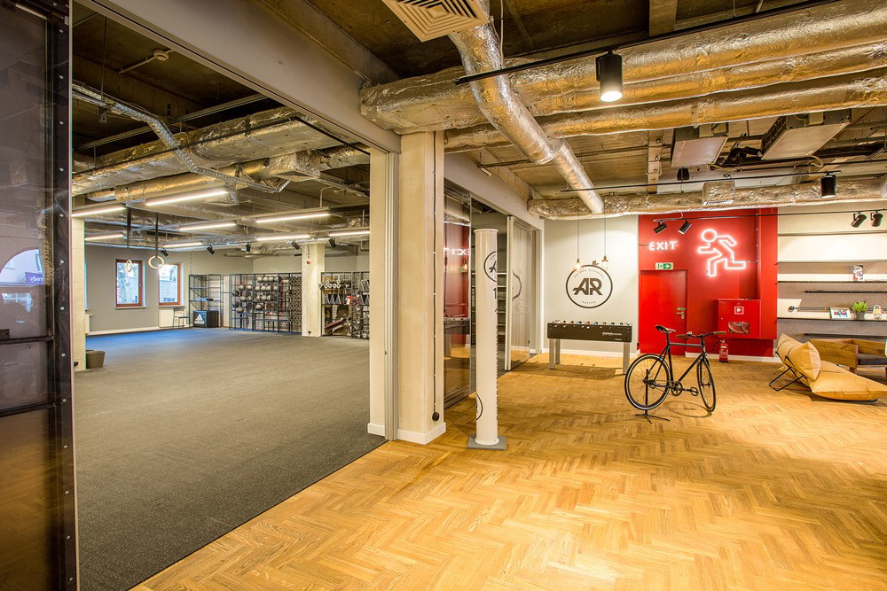 Rusza Adidas Runners Warsaw - nowoczesna przestrzeń dla biegaczy!