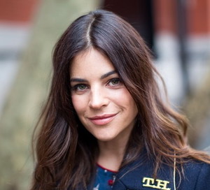 French brown - ten kolor włosów noszą Francuzki: Julia Restoin Roitfeld